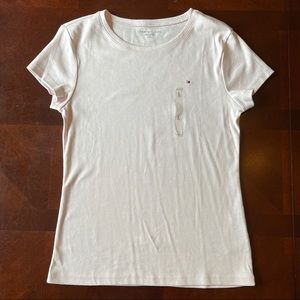 Tommy Hilfiger light pink ladies tee crew neck with logo on left side SIZE LARGE